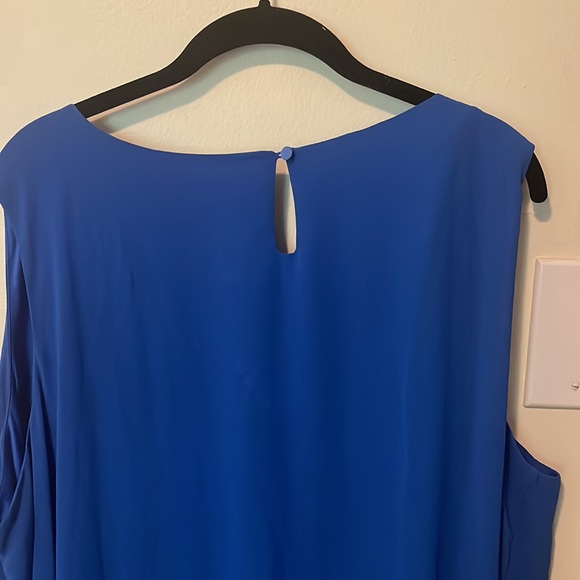 Ladies formal dress - Picture 5 of 6